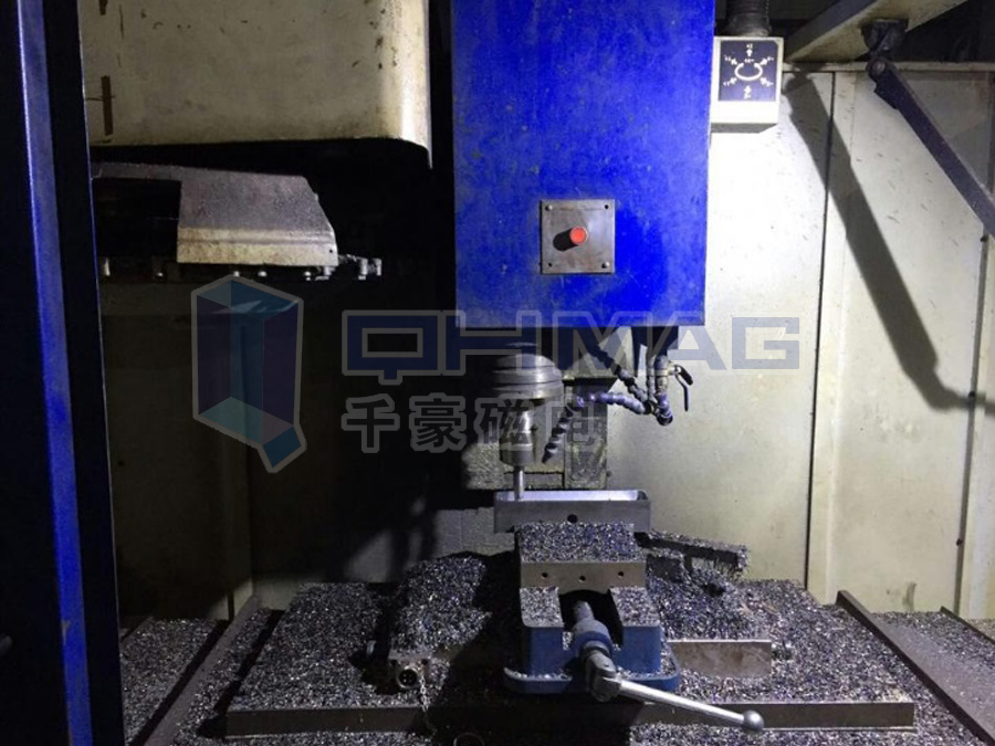 快速工装夹具-电永磁吸盘应用于加工中心的意义